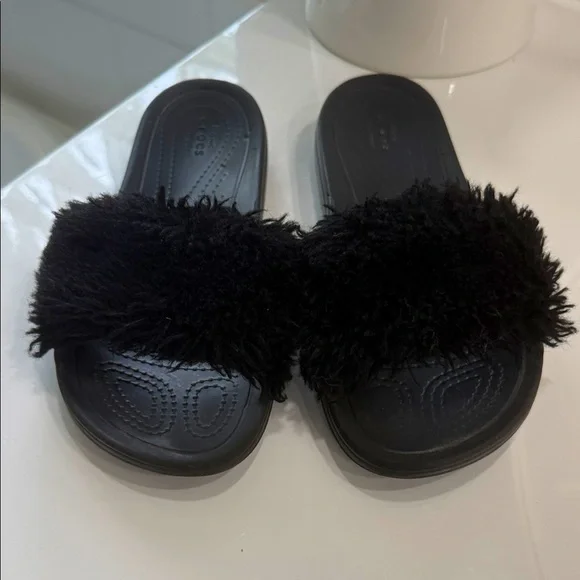 CROCS Black Fuzzy Slide Sandals - Picture 1 of 4